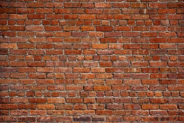 Akoestische gevelisolatie in klassieke woningbouw met baksteen: robuust ontwerp voor geluidscomfort